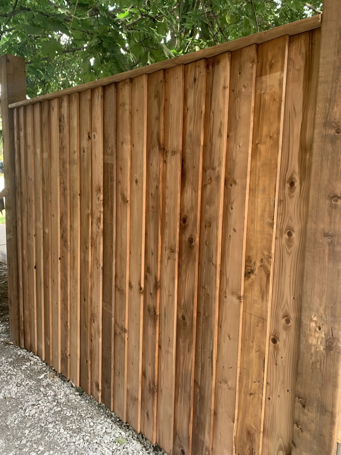 Vertical wood privacy wall